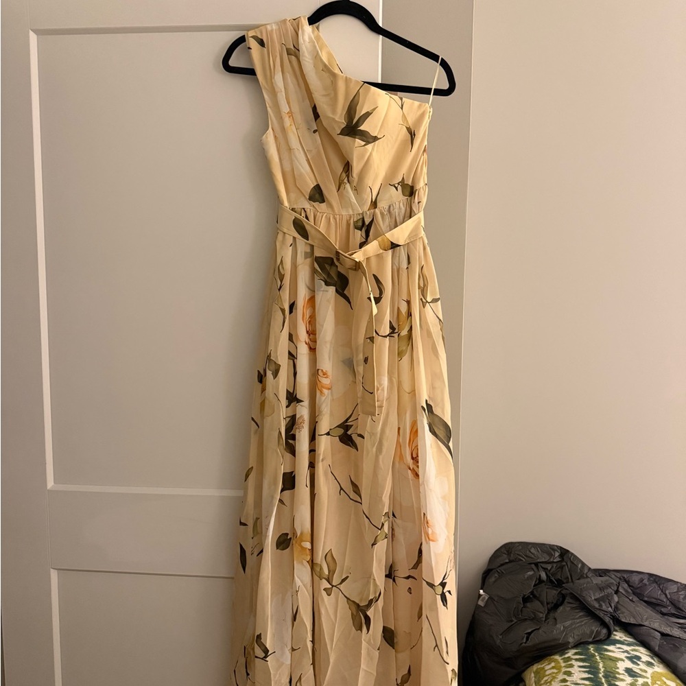 Chic One-Shoulder Floral Dress in Cream